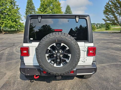 Used 2026 Jeep Wrangler Rubicon w/ Technology Group AWD/4WD image 5