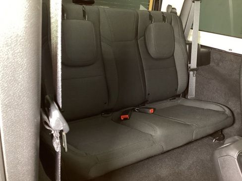 Used 2021 Jeep Wrangler Sport S image 4