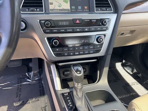 Used 2017 Hyundai Sonata Limited w/ Ultimate Package 02 FWD image 27