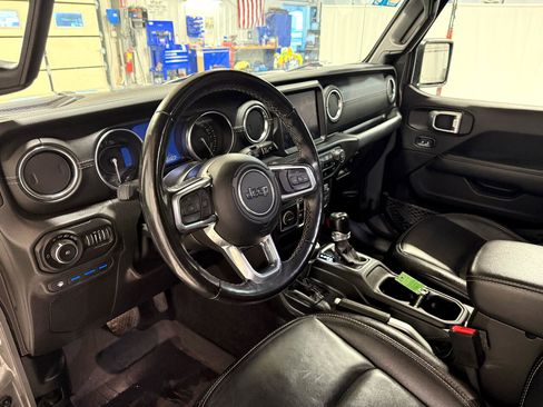 Used 2021 Jeep Wrangler Unlimited Sahara w/ Cold Weather Group image 11