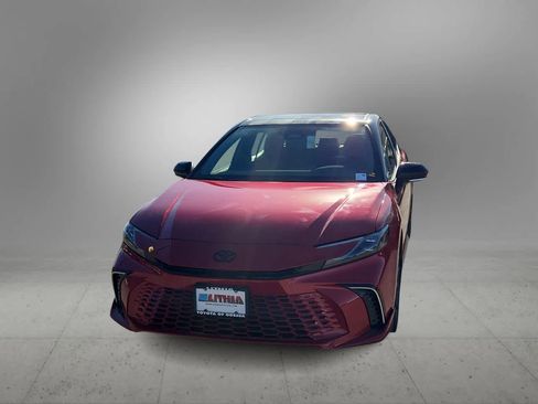 Used 2025 Toyota Camry XSE image 3