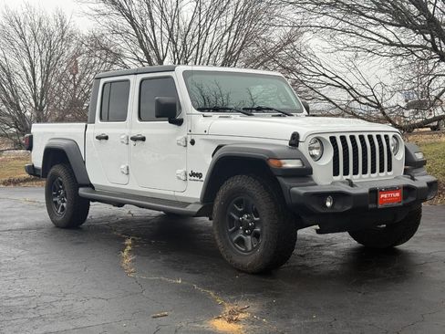 Used 2020 Jeep Gladiator Sport w/ Auxiliary Switch Group AWD/4WD image 2