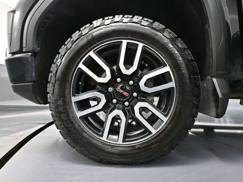 Used 2023 GMC Sierra 1500 AT4 w/ Technology Package AWD/4WD image 20