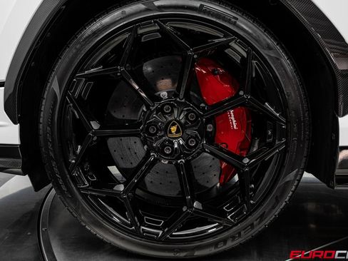 Used 2024 Lamborghini Urus Performante AWD/4WD image 27