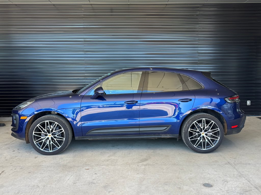 Certified 2026 Porsche Macan AWD/4WD image 2