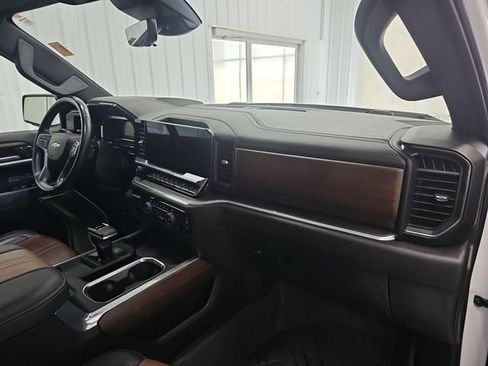 Used 2024 Chevrolet Silverado 1500 High Country w/ Technology Package AWD/4WD image 28