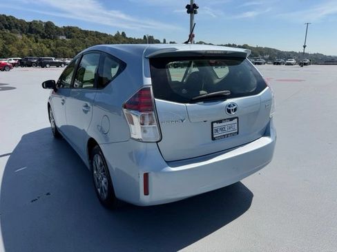 Used 2015 Toyota Prius V Two FWD image 5