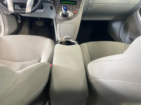 Used 2013 Toyota Prius Two image 11