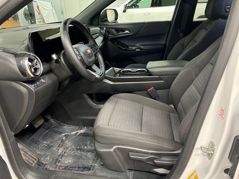 Certified 2025 Chevrolet Equinox LT image 12