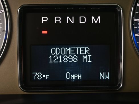 Used 2014 Cadillac Escalade Platinum RWD image 16