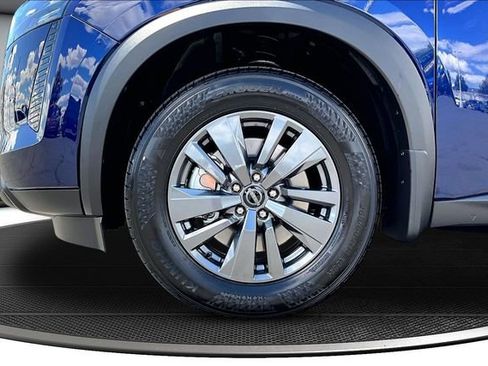 New 2026 Nissan Pathfinder SV image 12