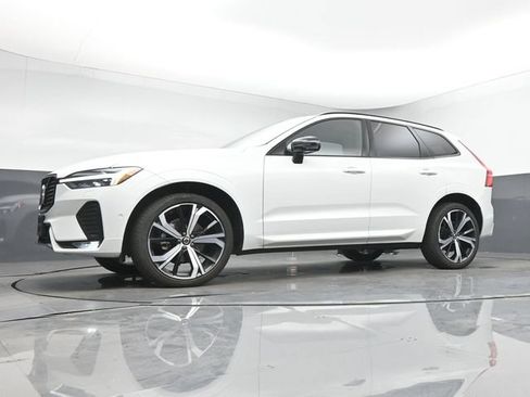 Used 2024 Volvo XC60 B5 Ultimate w/ Protection Package Premier AWD/4WD image 13