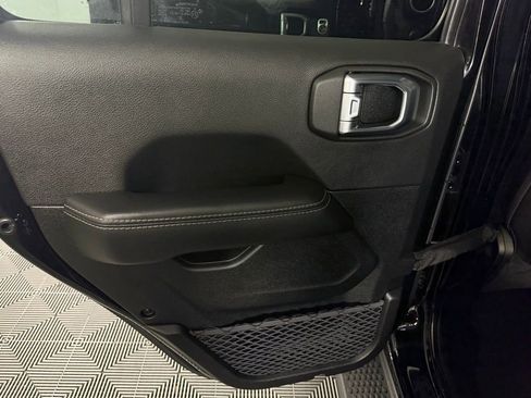 Used 2023 Jeep Wrangler Unlimited Sahara w/ Safety Group AWD/4WD image 26