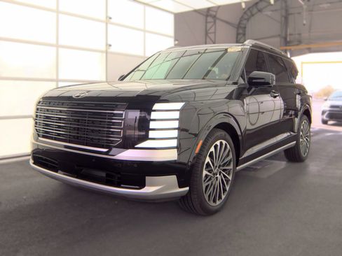 Used 2026 Hyundai Palisade Calligraphy AWD/4WD image 3