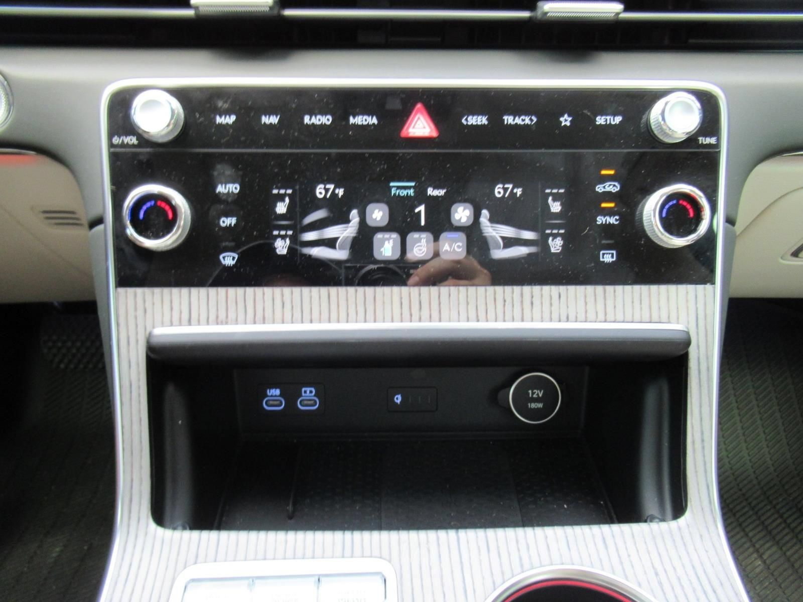 Used 2025 Genesis GV80 2.5T Prestige AWD/4WD image 26