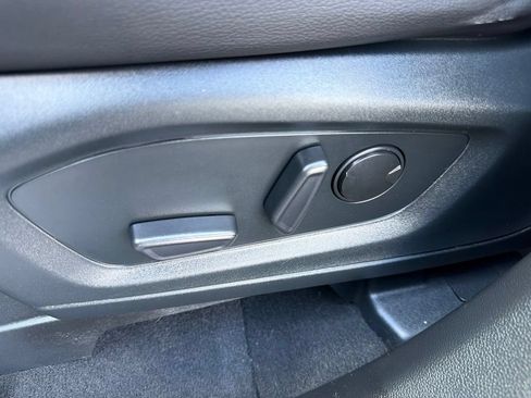 Used 2023 Ford Explorer ST-Line RWD image 18