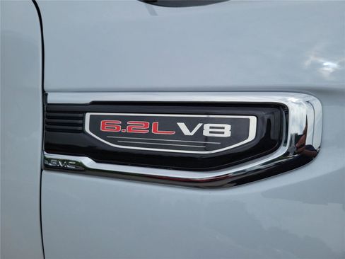 New 2026 GMC Sierra 1500 SLT AWD/4WD image 7