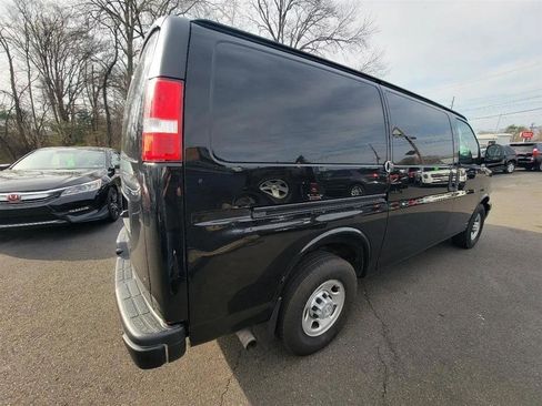 Used 2018 Chevrolet Express 2500 w/ Driver Convenience Package image 6