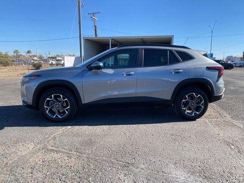 Used 2024 Chevrolet Trax LT w/ Driver Confidence Package image 3