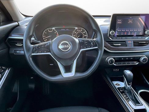 Used 2023 Nissan Altima 2.5 SV image 5