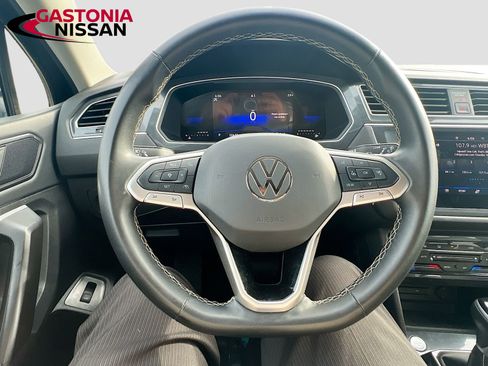 Used 2024 Volkswagen Tiguan SE image 14