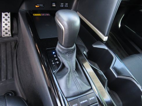 Used 2025 Toyota Camry XSE FWD image 19