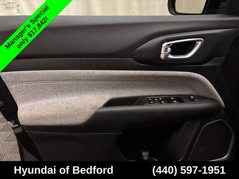 Used 2024 Jeep Compass Latitude AWD/4WD image 12