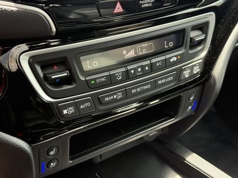 Certified 2025 Honda Ridgeline Black Edition image 13
