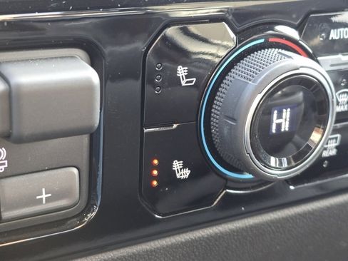 Used 2025 Chevrolet Silverado 3500 LT w/ Trail Boss Package image 5