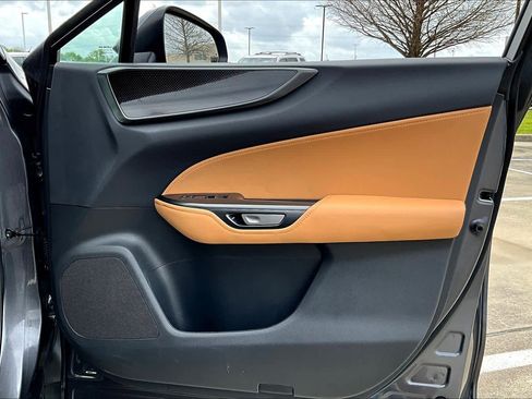 Used 2025 Lexus NX 250 FWD w/ Towing Package (2000 Lbs) image 20