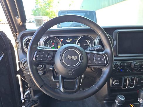Used 2023 Jeep Wrangler Unlimited w/ Dual Top Group AWD/4WD image 4