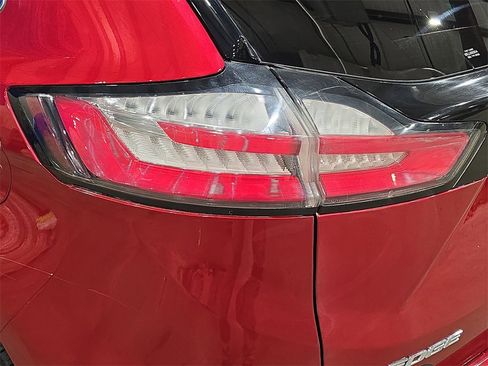Used 2020 Ford Edge Titanium image 34