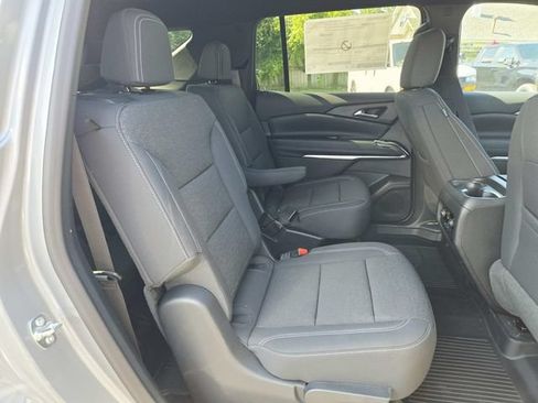 New 2026 Chevrolet Traverse LT w/ LPO, Floor Liner Package AWD/4WD image 13