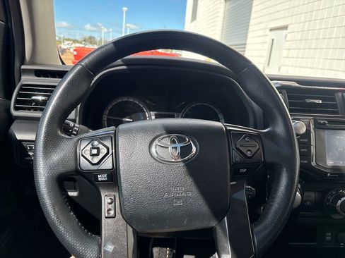 Used 2018 Toyota 4Runner TRD Off-Road Premium image 18