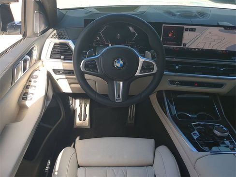 New 2026 BMW X7 M60i image 16