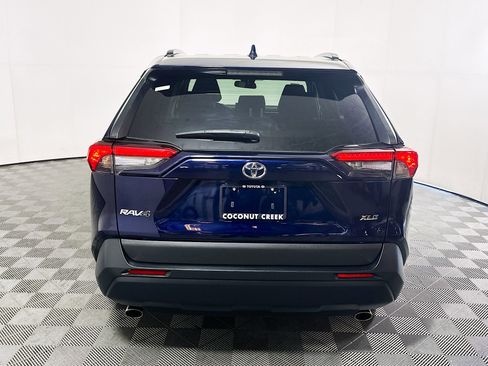 Used 2021 Toyota RAV4 XLE image 4
