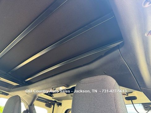 Used 2025 Jeep Wrangler Sport image 16