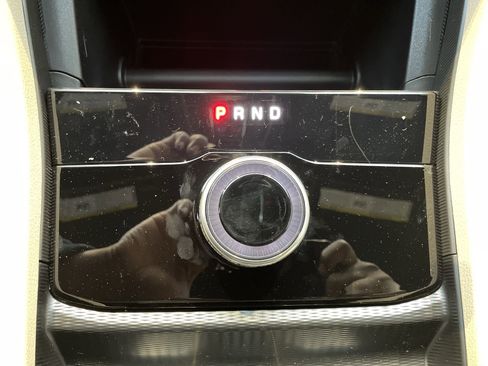 Used 2025 Jeep Grand Cherokee L Limited w/ Black Appearance Package image 27