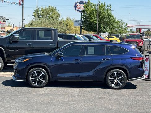 Used 2022 Toyota Highlander XSE FWD image 46