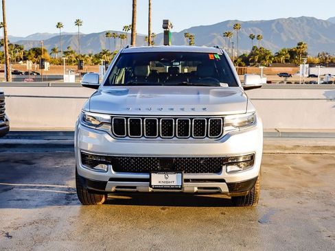 Used 2022 Jeep Wagoneer Series II image 3