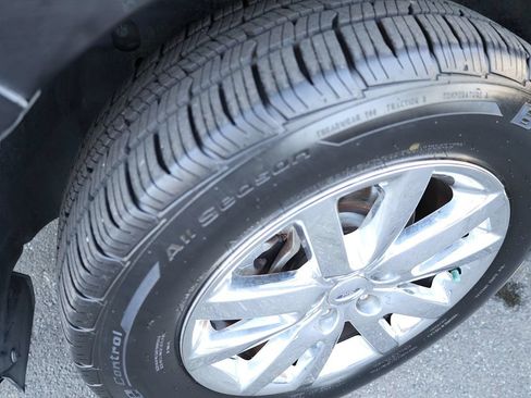 Used 2013 Ford Edge Limited FWD image 26