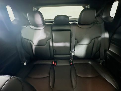 New 2025 Jeep Compass Limited w/ Sun & Sound Group image 10