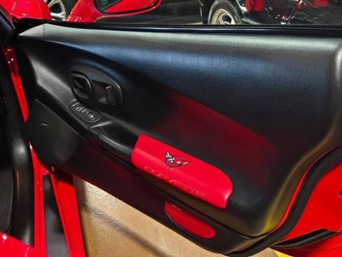 Used 2002 Chevrolet Corvette Convertible w/ Preferred Equipment Group2 image 7