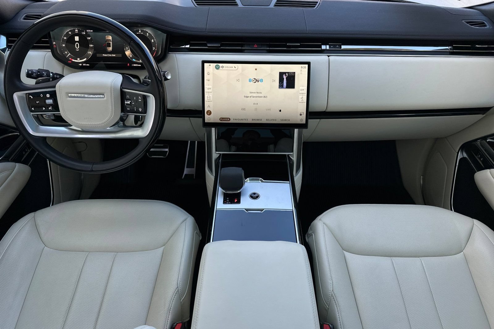 Used 2025 Land Rover Range Rover SE AWD/4WD image 16