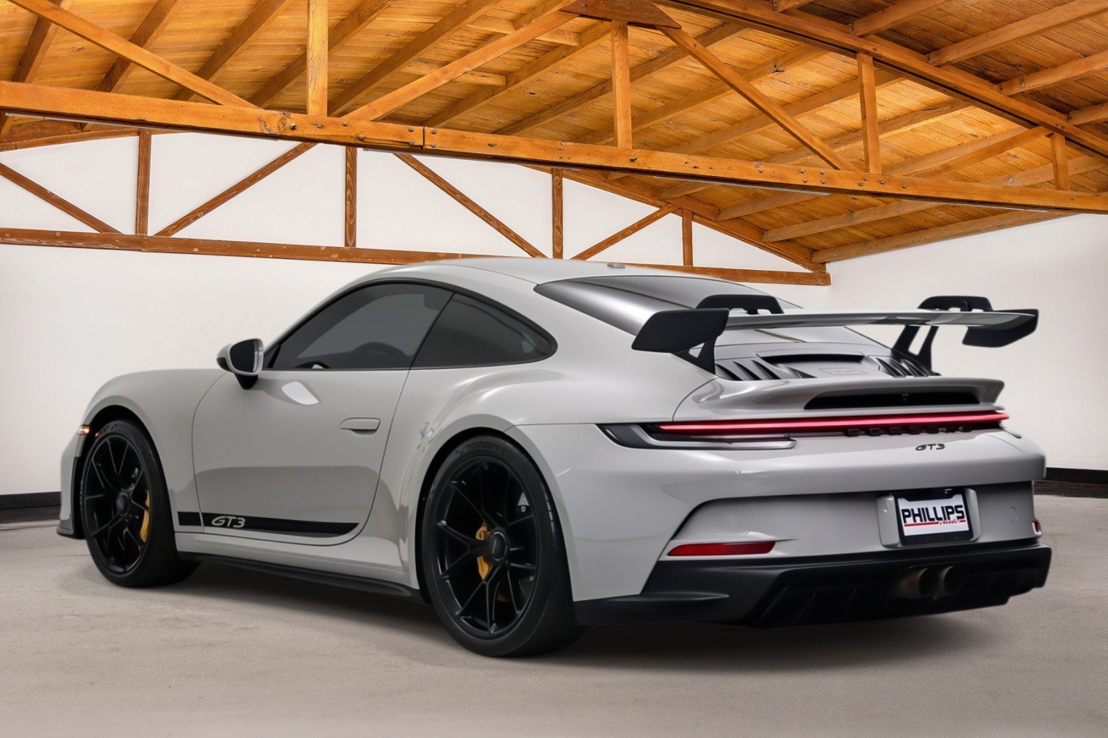 Used 2022 Porsche 911 GT3 RWD image 3