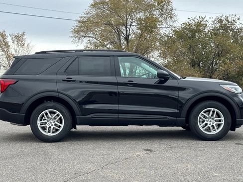 New 2026 Ford Explorer Active AWD/4WD image 8
