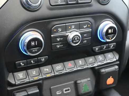 Used 2021 GMC Sierra 2500 Denali w/ Denali Black Diamond Edition image 29