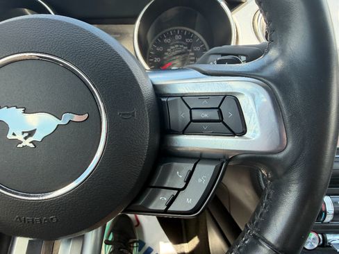 Used 2018 Ford Mustang Premium RWD image 41