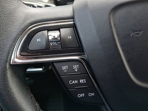 Certified 2023 Lincoln Nautilus AWD image 21