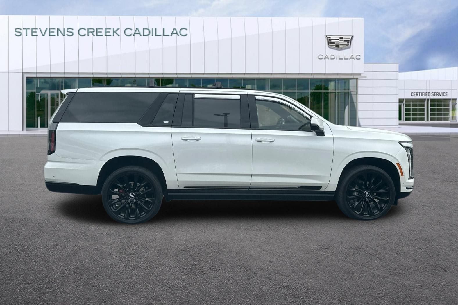 Used 2025 Cadillac Escalade ESV Sport Platinum w/ LPO, ONYX Package AWD/4WD image 2